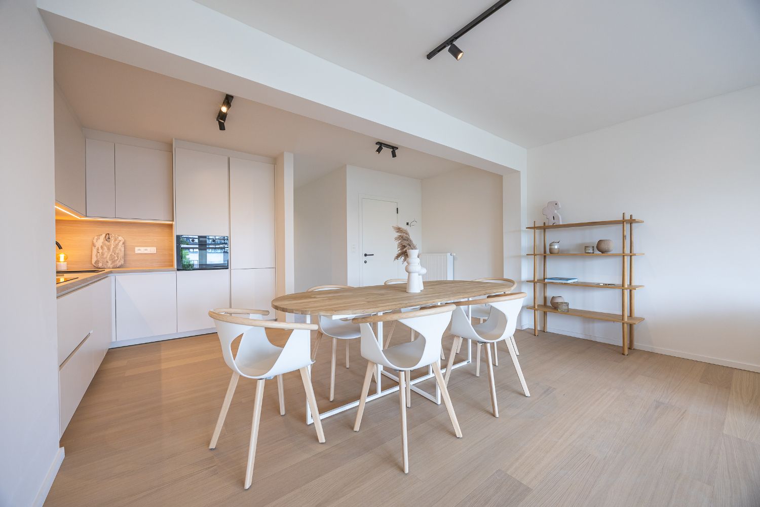 Gerenoveerd appartement met open zicht! foto 5