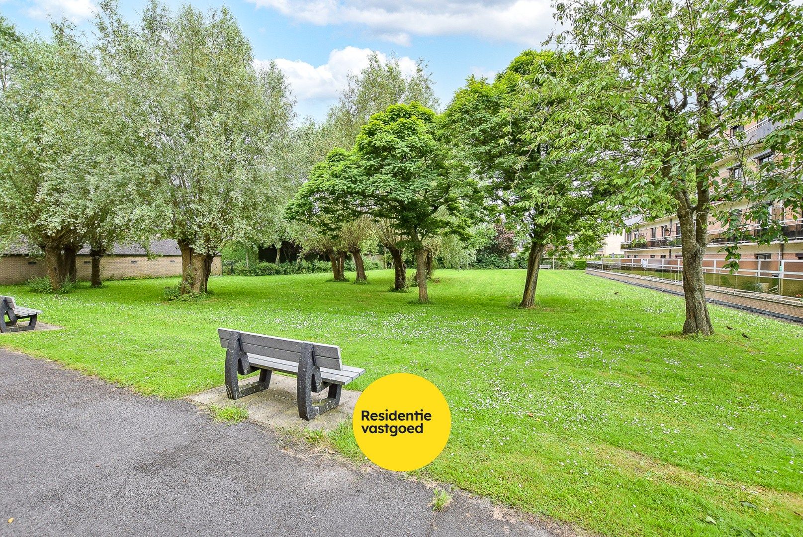 Centraal gelegen appartement(148 m²) in centrum Diksmuide! foto 12