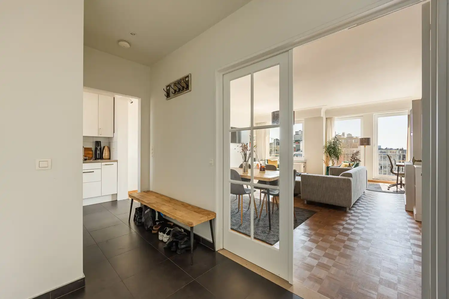 lichtrijk appartement met terras op de hoogste verdieping foto 14