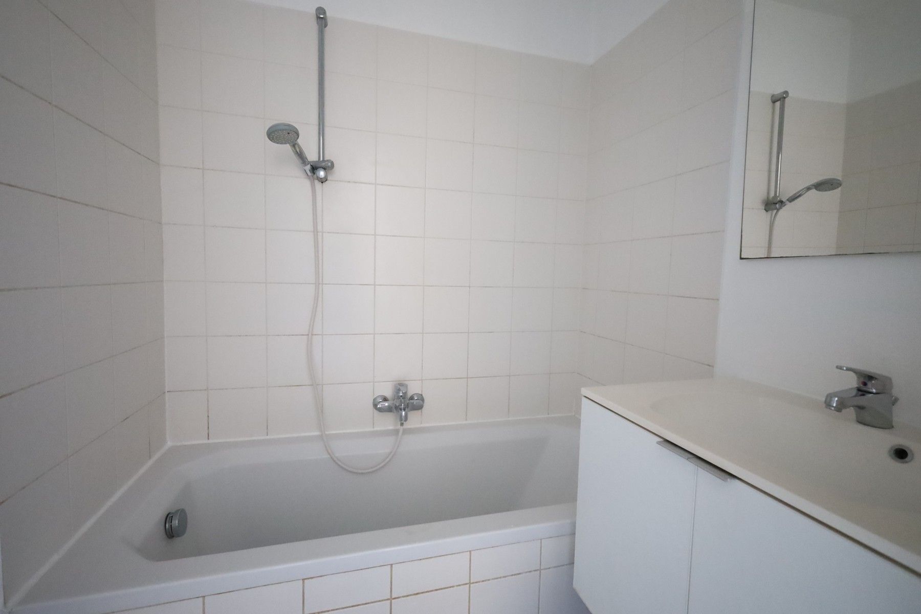 Lichtrijk appartement met terras foto 6