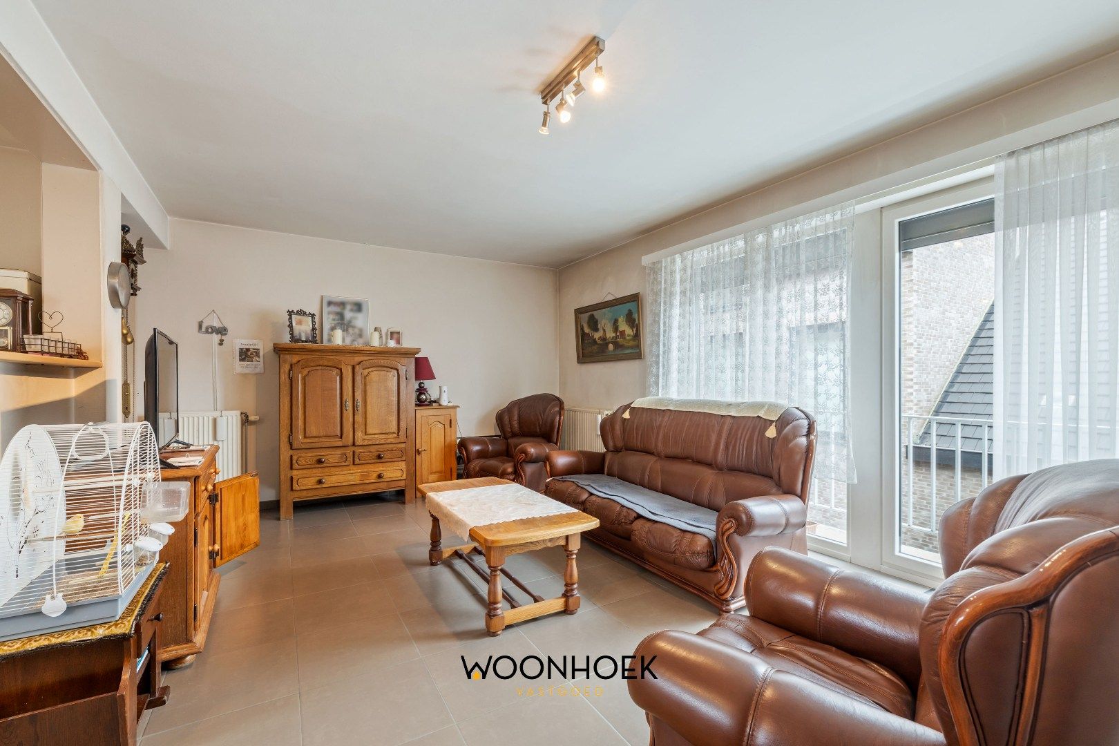 Residentieel gelegen appartement aan de Markt te Zelzate foto 4