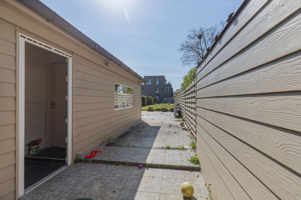 Ruime renovatiewoning met tuin foto 13
