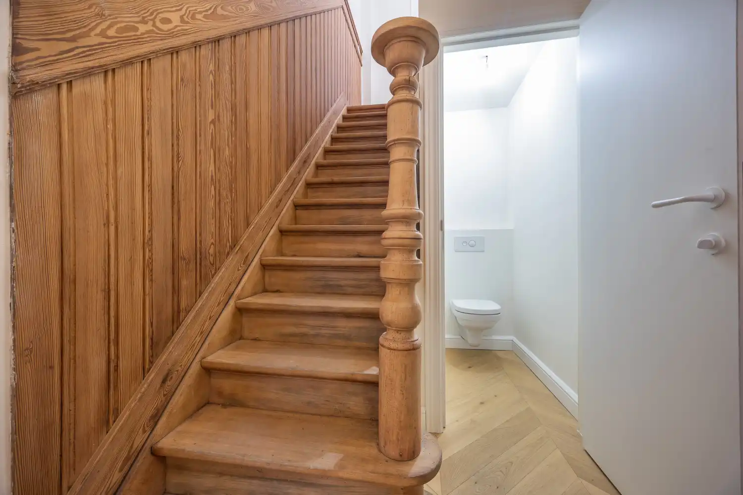 Gerenoveerd herenhuis met 5 slaapkamers foto 14