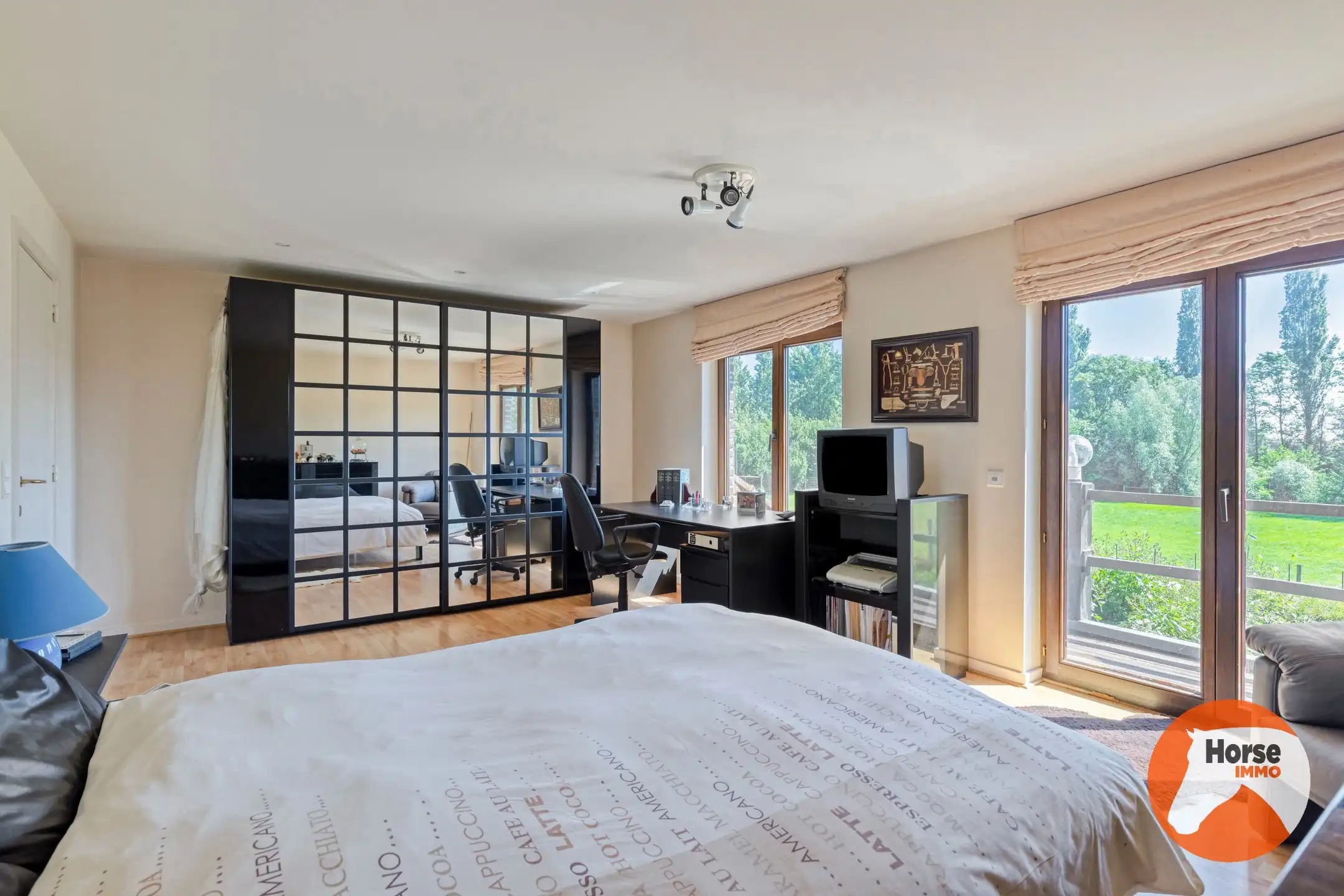 ROESELARE – Unieke villa met bijgebouwen op 4,7 ha foto 12