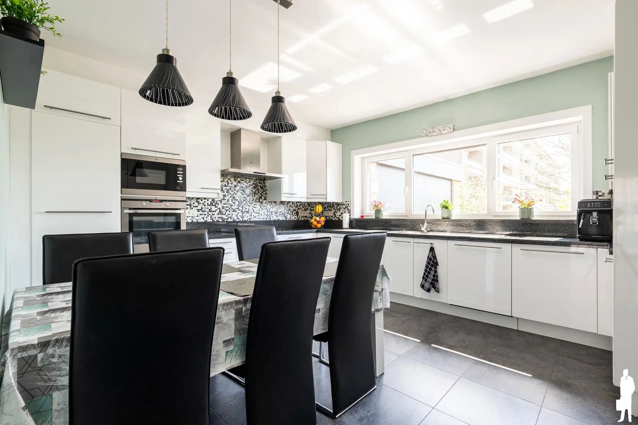 Ruim duplex app met 5 slpks, terras + privatieve tuin foto 10