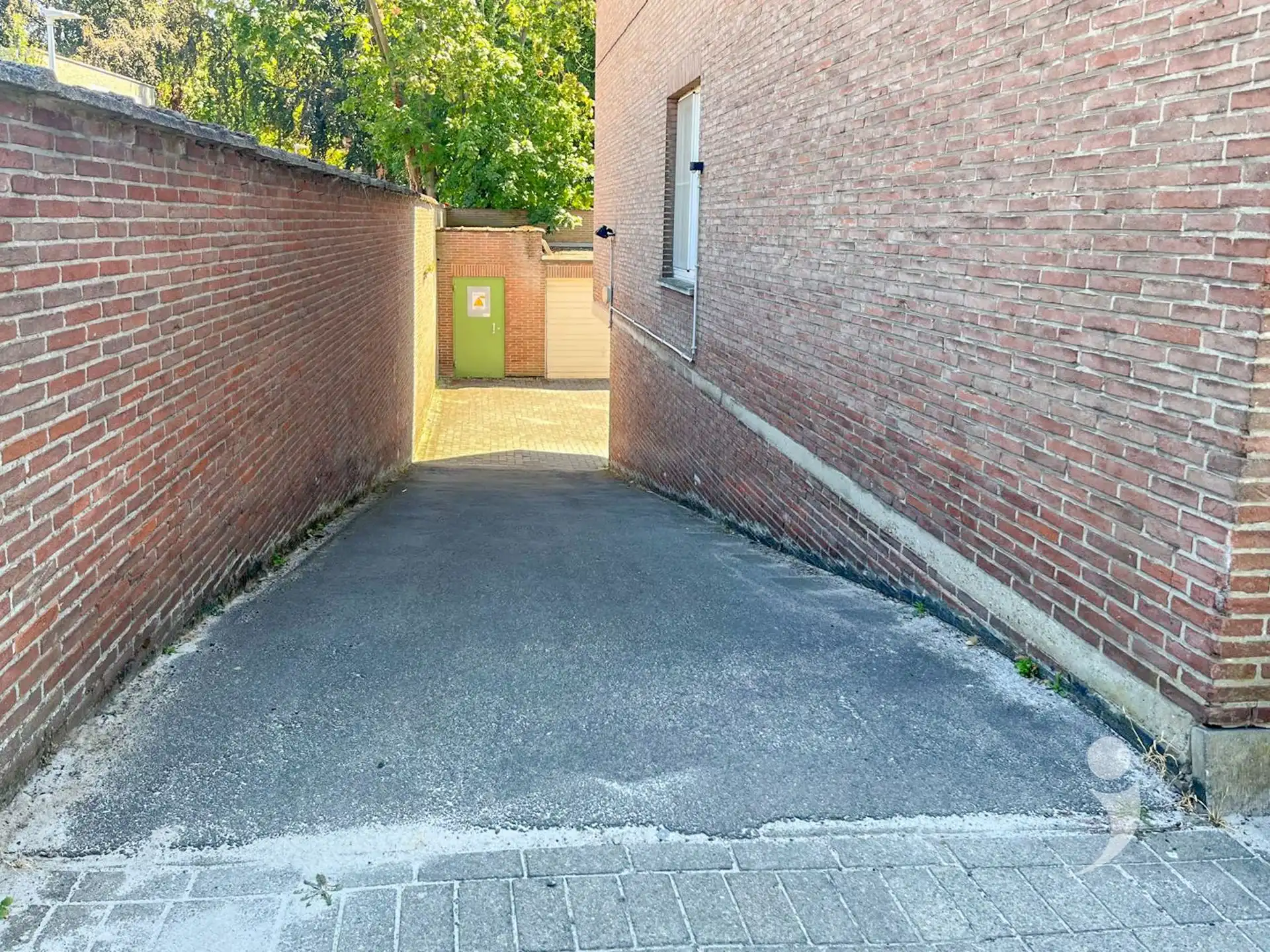 Achterin gelegen garagebox te Kessel-Lo! foto 2