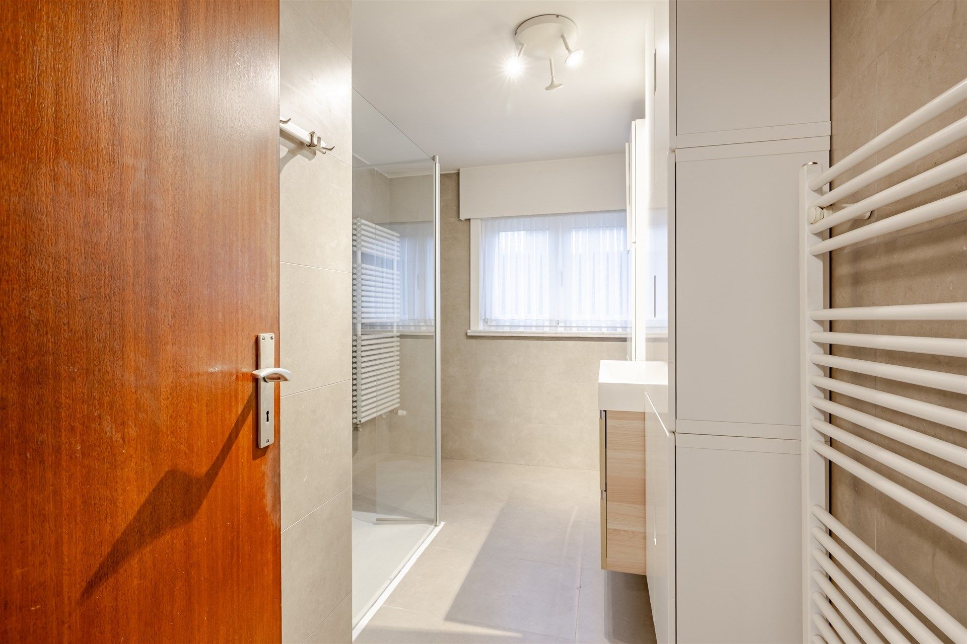 Charmante woning vlakbij centrum Oostakker. foto 10