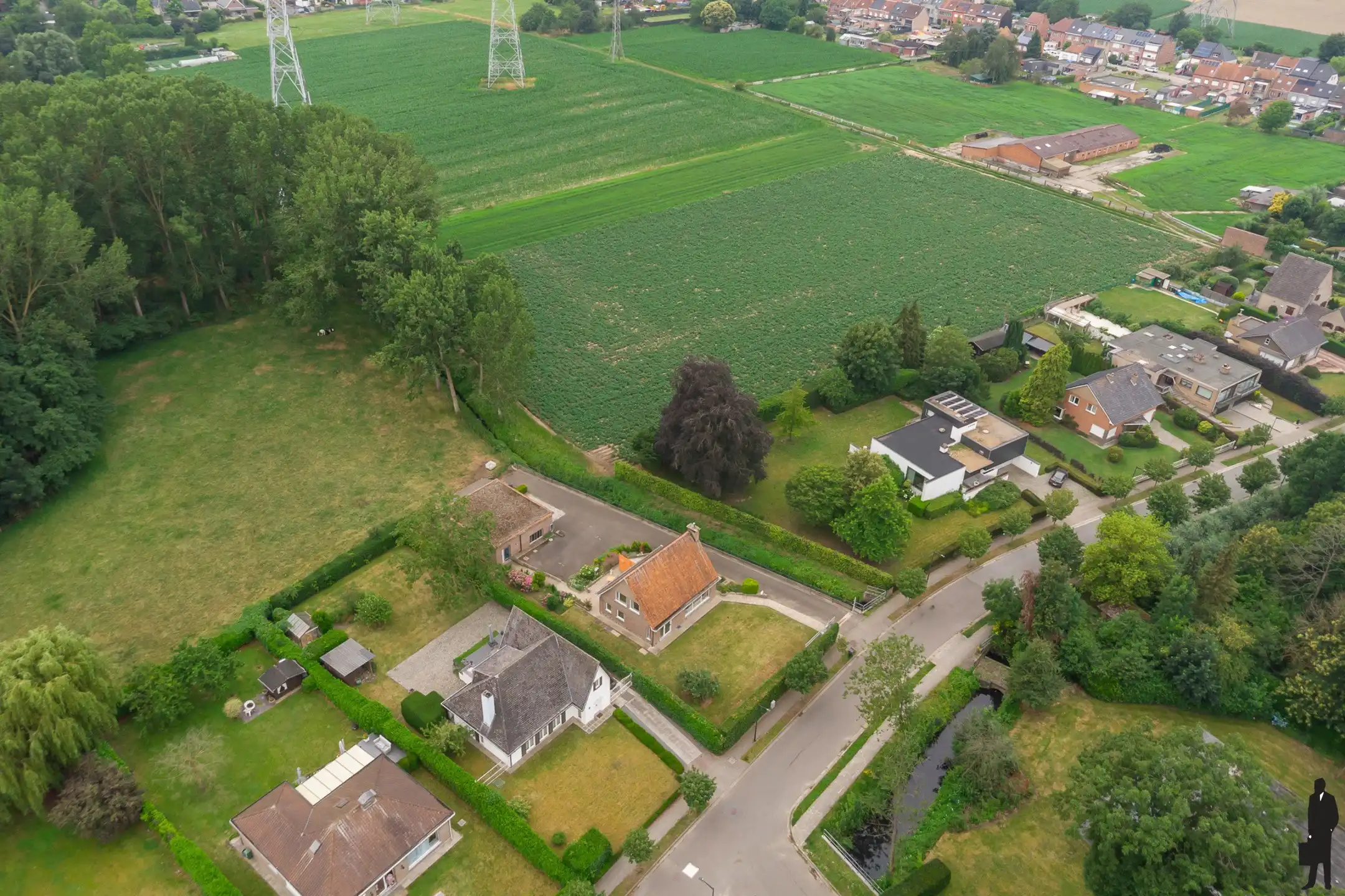 Karaktervolle open bebouwing met ruim perceel te Bazel foto 2