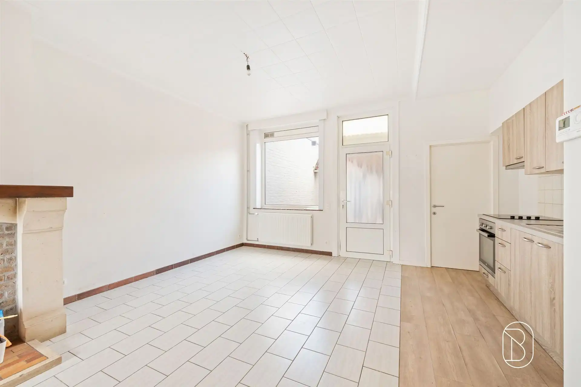 Gezellige instapklare woning met 3 slpk, koer en tuintje foto 6