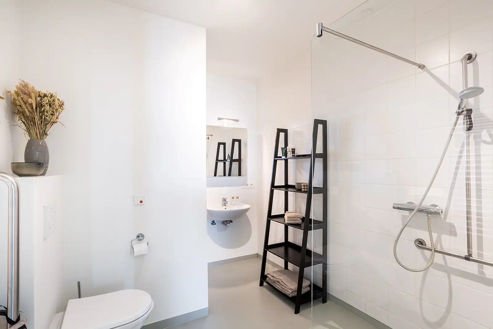 Stijlvol wonen met fenomenaal uitzicht foto 18