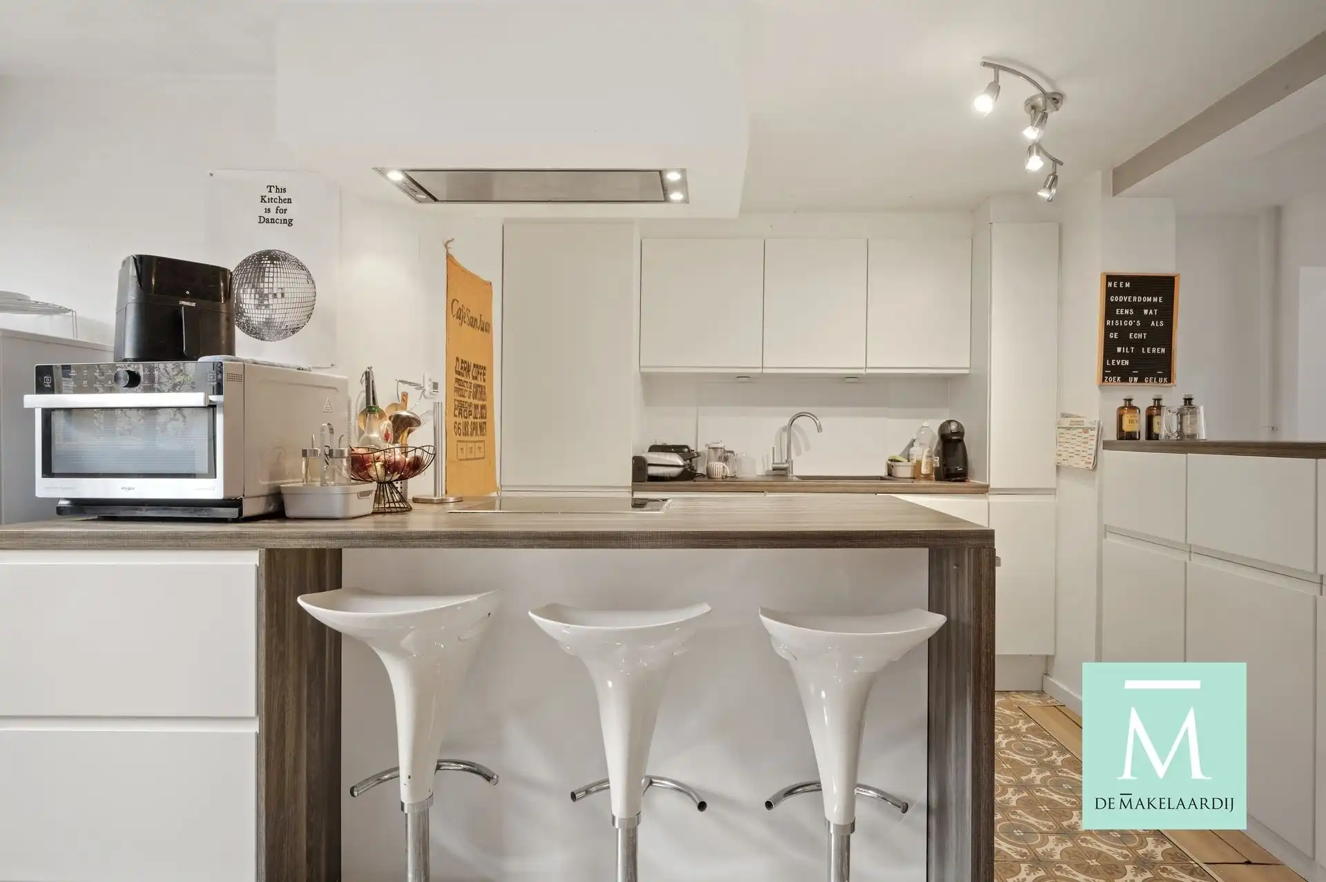 PRACHTIG WOONHUIS IN HARTJE MECHELEN MET MODERNE INRICHTING EN GEZELLIGE BINNENPLAATS foto 4