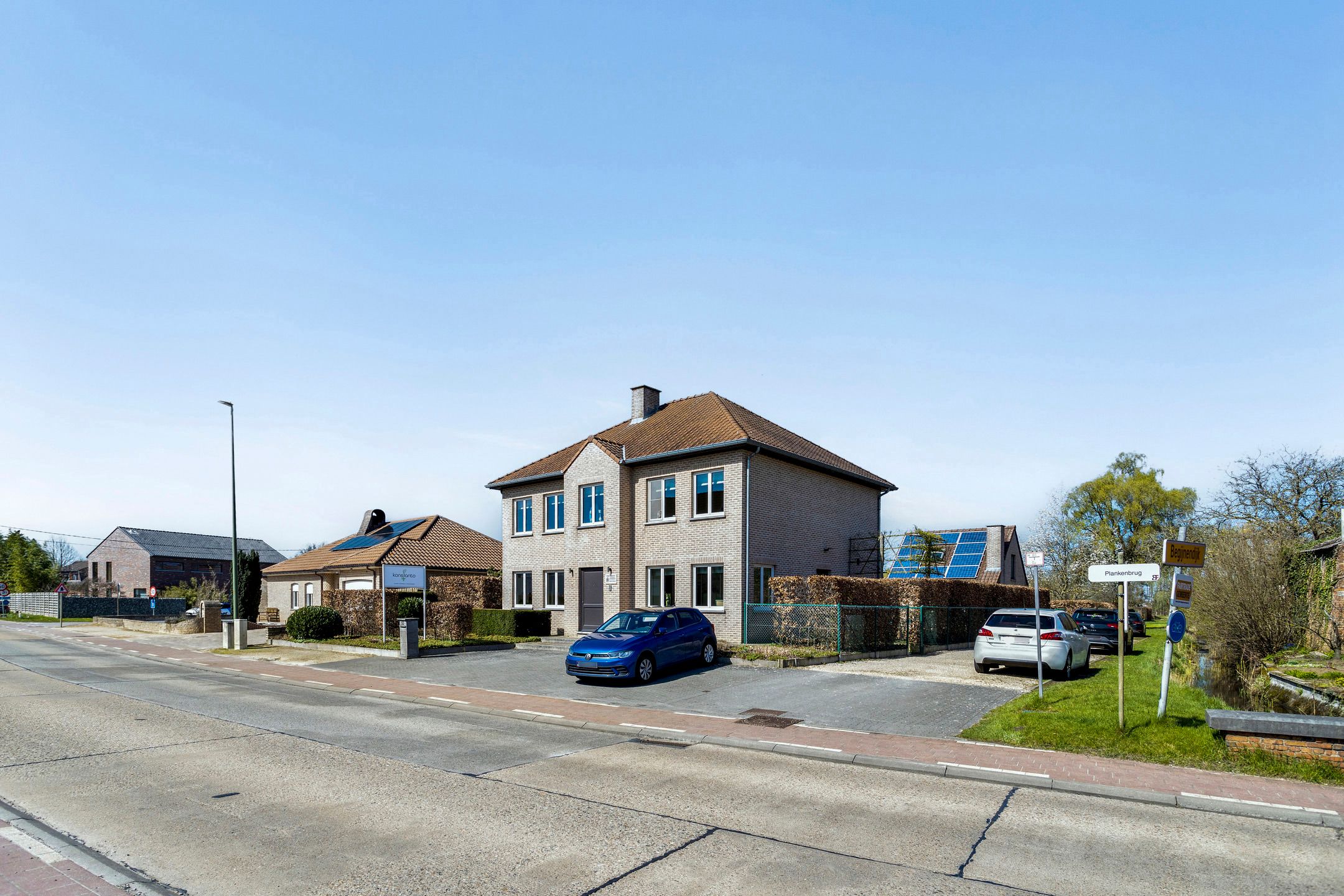 Riante villa met bijgebouw op uitstekende locatie foto 2