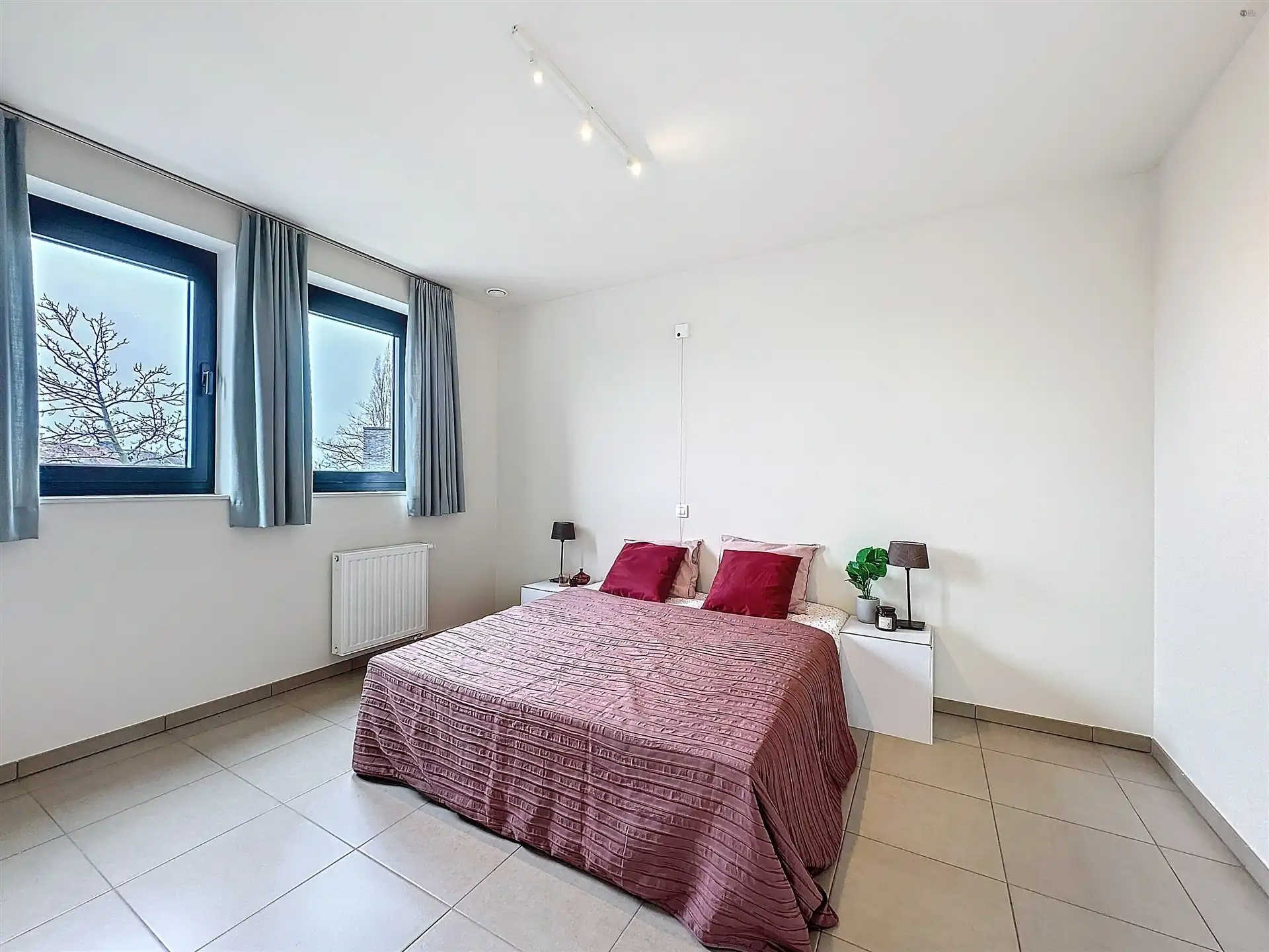 Moderne assistentiewoning met ondergrondse autostaanplaats foto 4