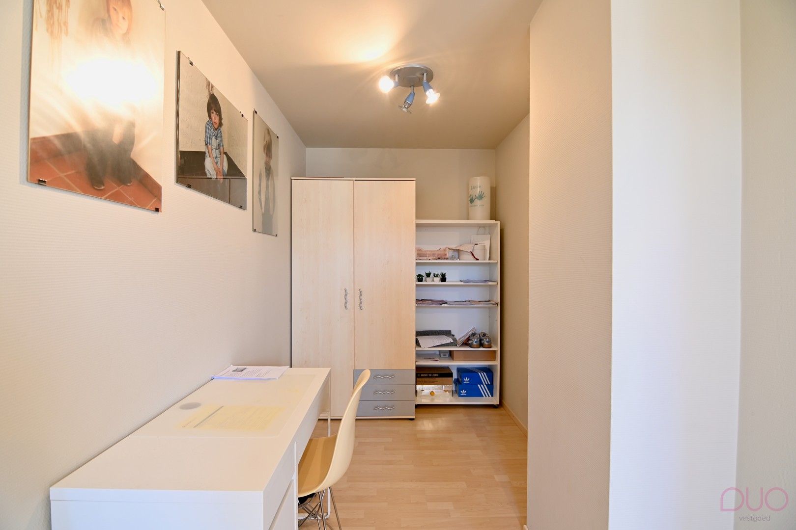 Rustig gelegen, instapklare halfopen bebouwing met 4 slaapkamers, vlakbij het centrum foto 15