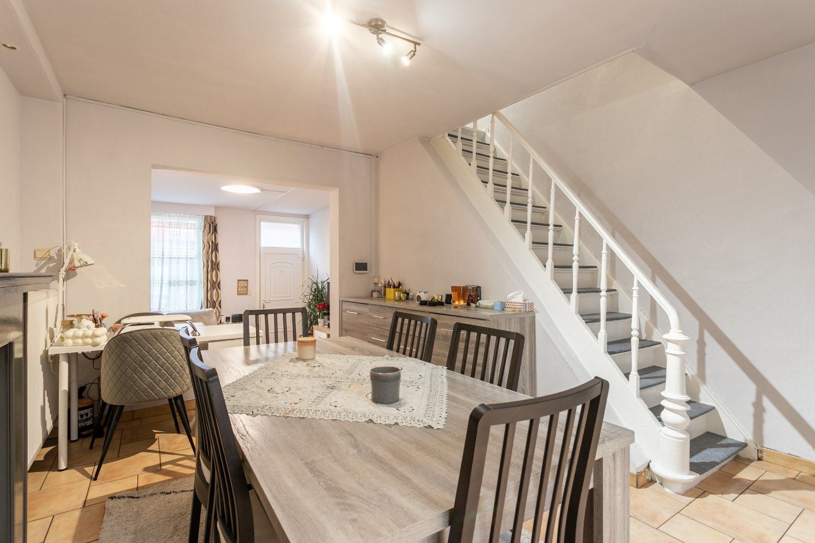 Instapklare woning met 3 slaapkamers, veranda en garagebox in Lembeek foto 4