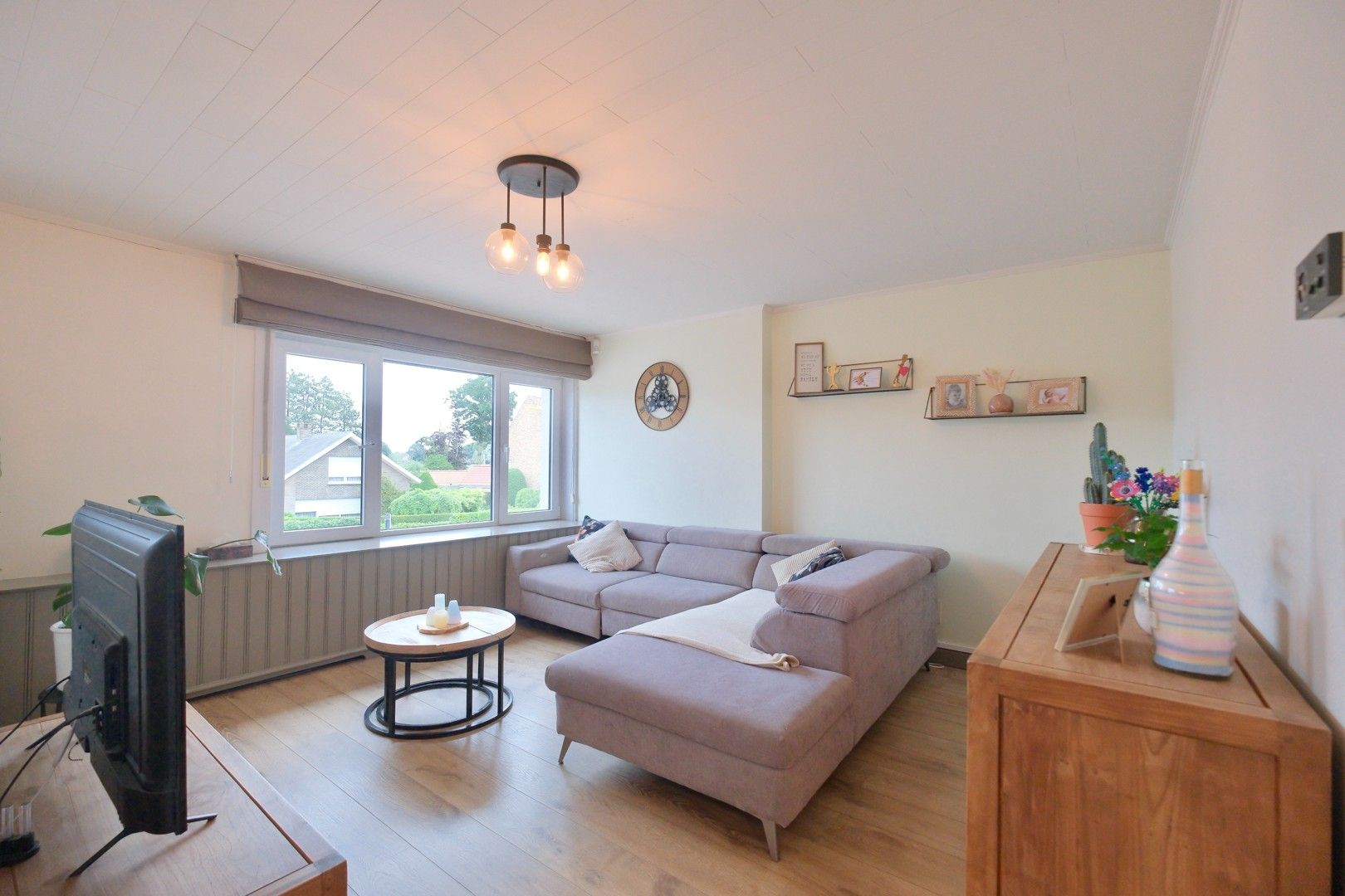 Instapklare handelswoning op toplocatie in Torhout! foto 3