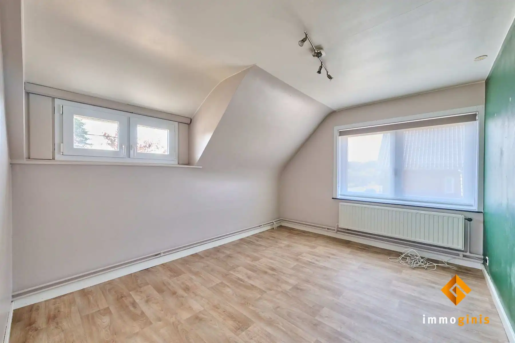Charmante woning met 3 slaapkamers op een ruim en groen perceel van 17 are in een rustige buurt.   foto 18