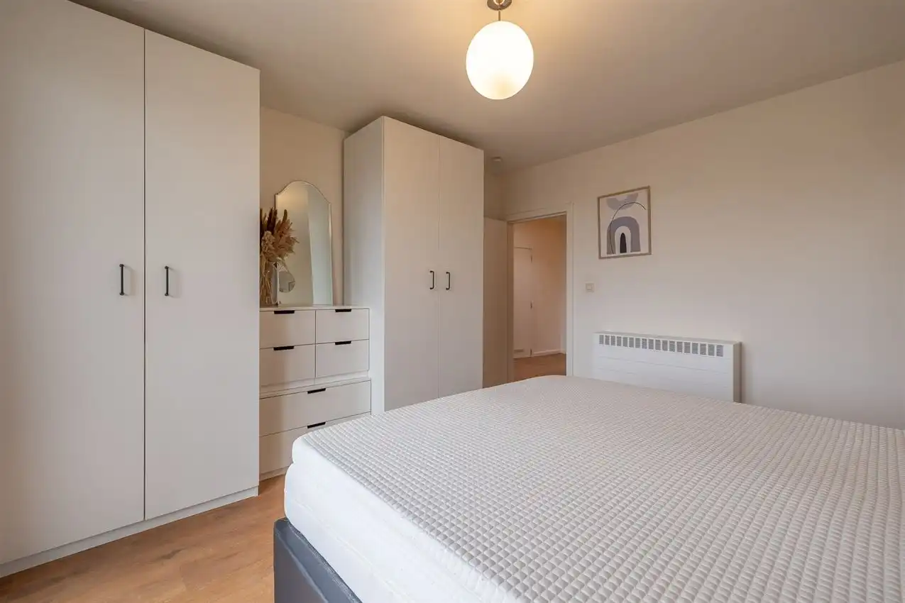Instapklaar, volledig gerenoveerd appartement met twee terrassen foto 17