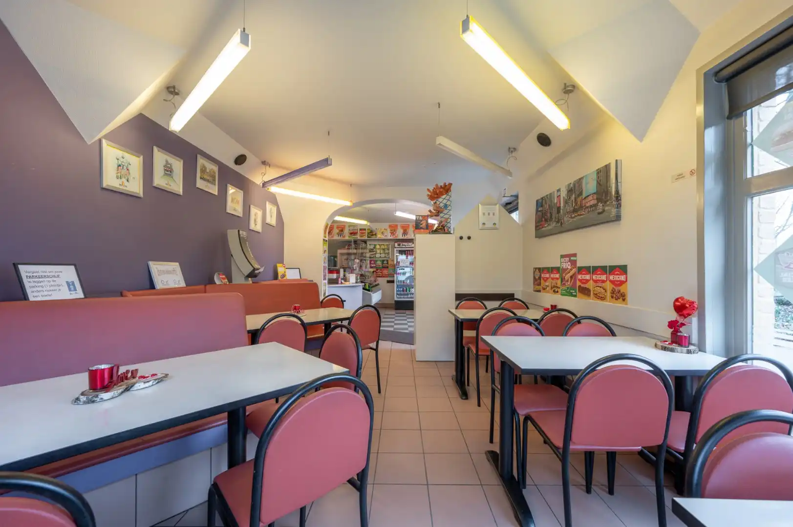 Horecapand met ruim appartement op toplocatie in Assebroek! foto 4