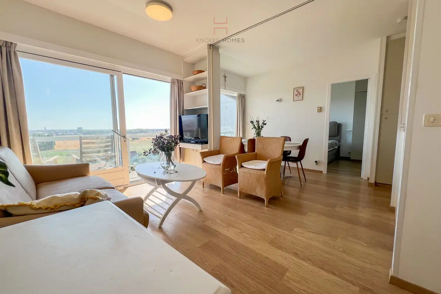 Ruim penthouseappartement met 1 slaapkamer en extra slaaphoek, verkoop van multi-eigendom foto 2
