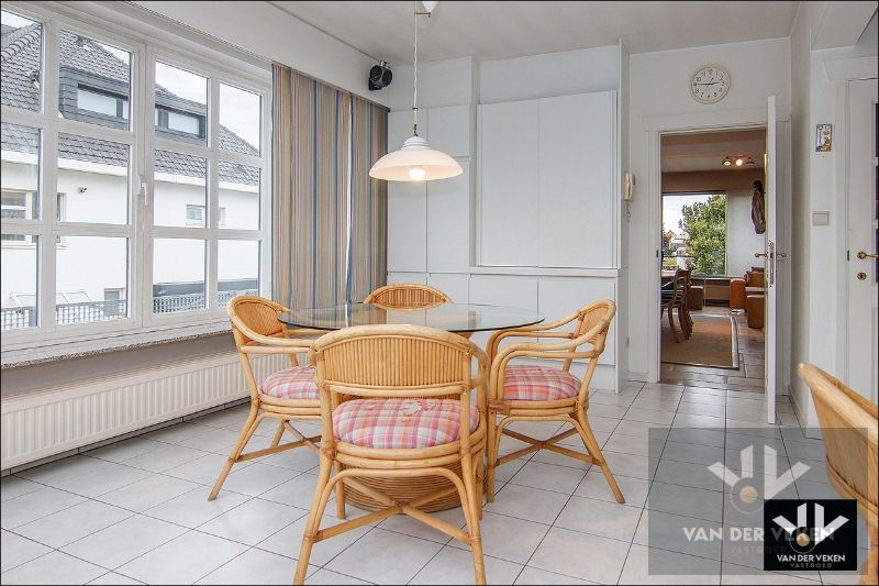 RUIME GEZINSWONING MET 4 SLPK EN PRAKTIJKRUIMTE foto 20