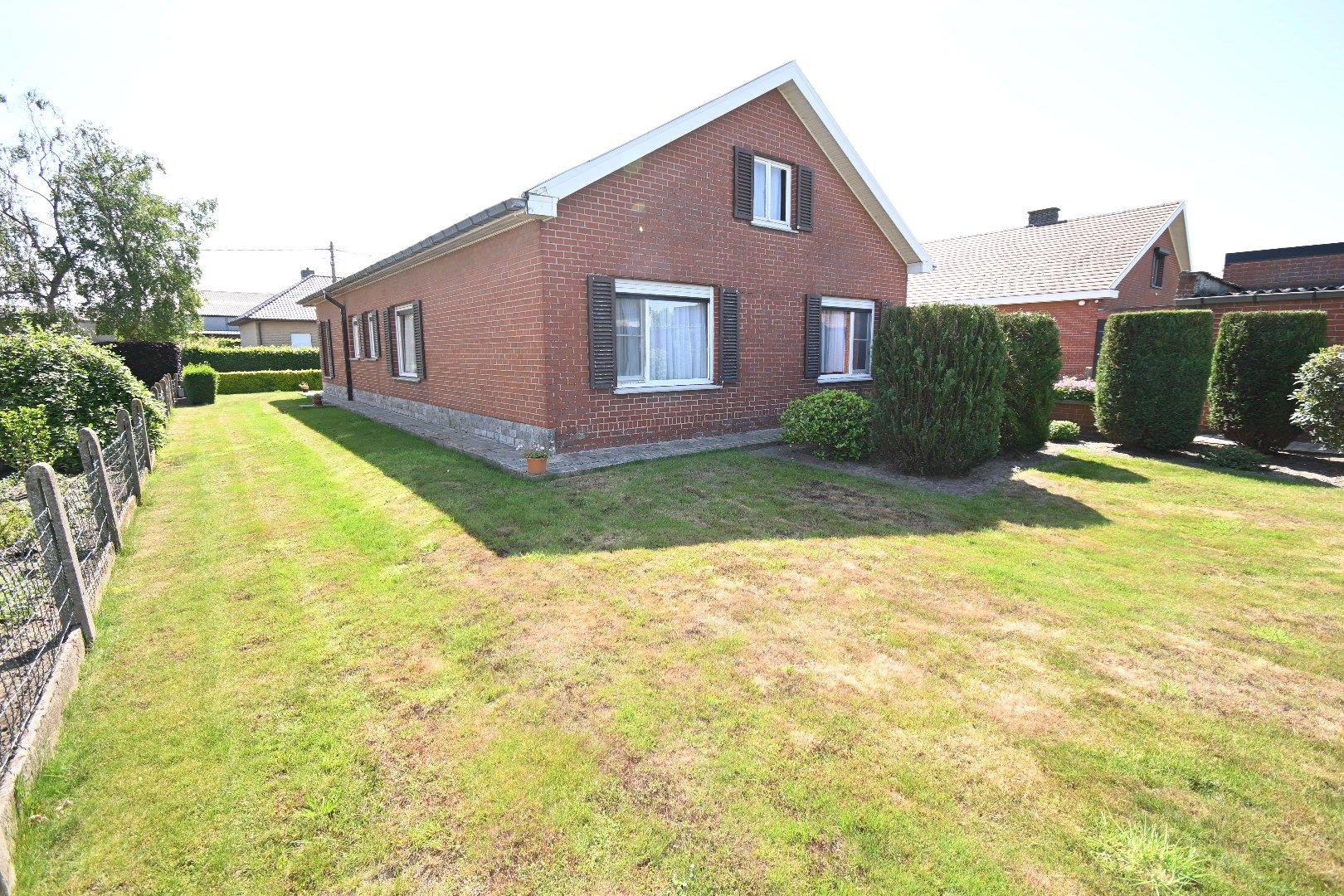 Alleenstaande bungalow met garage en tuin te Maldegem foto 24