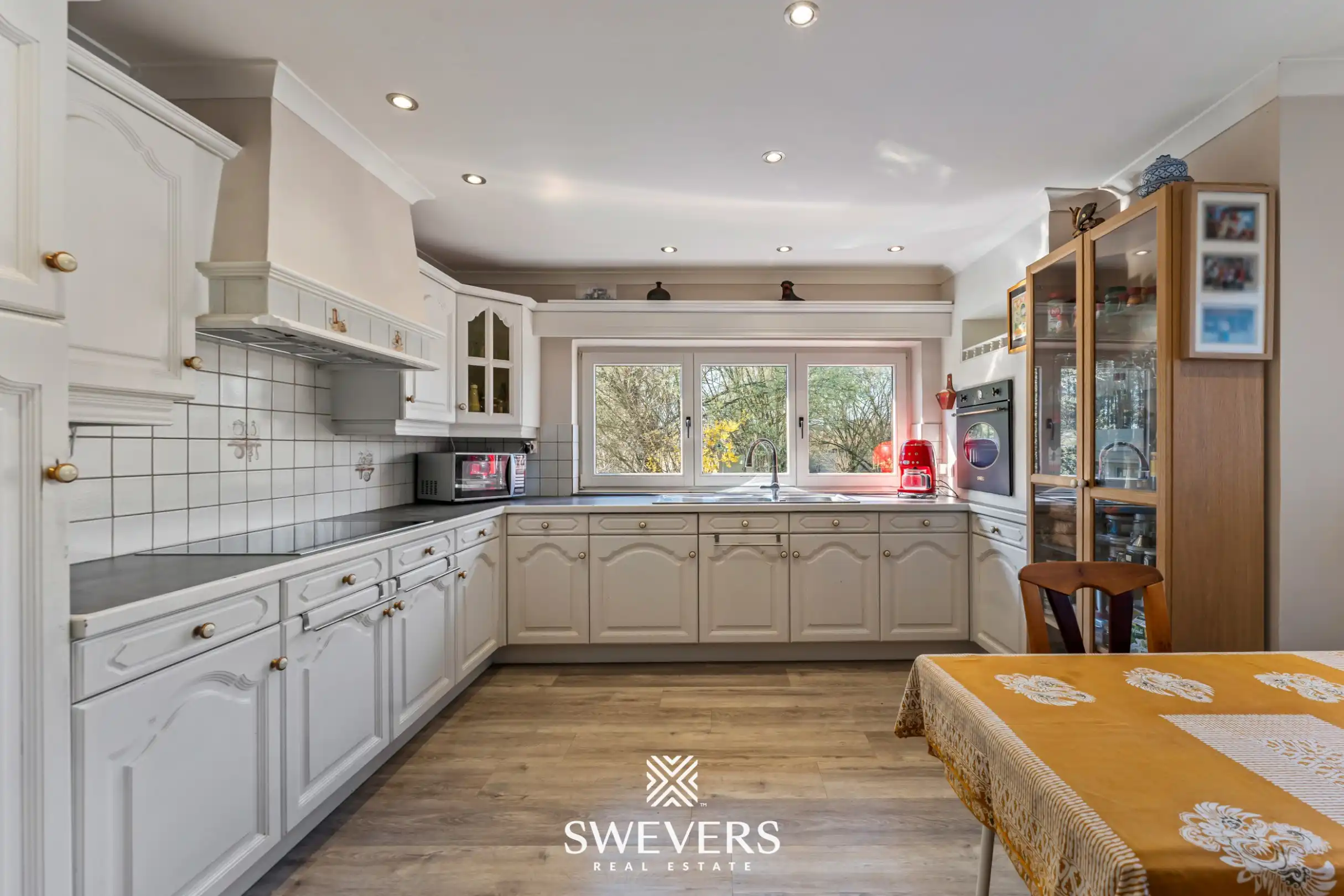 Ruime open bebouwing met polyvalent bijgebouw op toplocatie in Heusden-Zolder foto 11