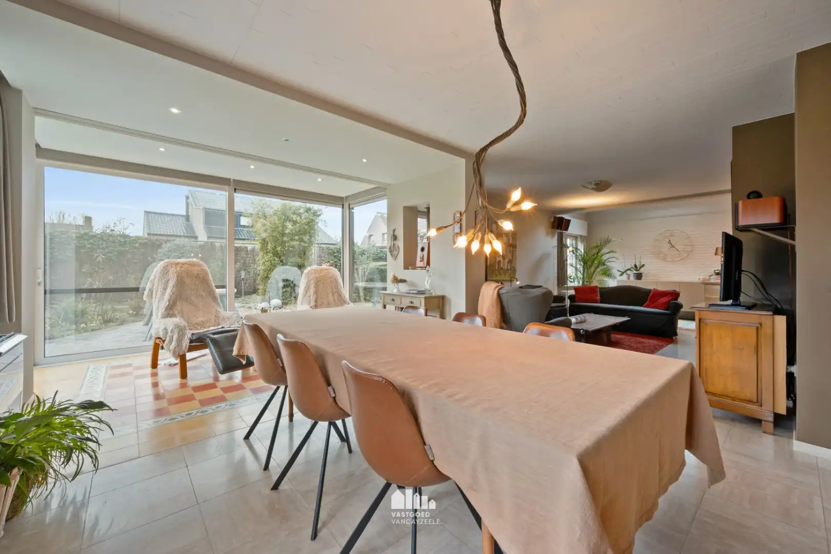 Instapklare villa met zonnige tuin op topligging in rustige wijk te Ieper foto 10