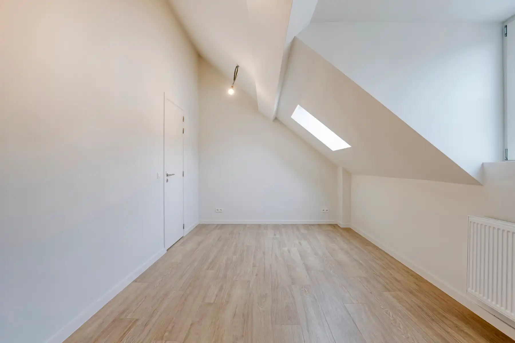 Stijlvol gerenoveerd duplex-appartement met terras foto 17