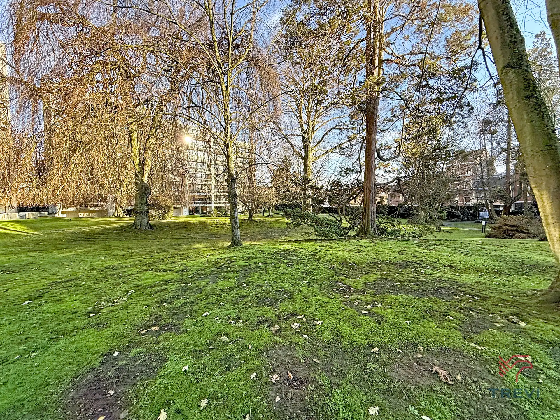 Appartement met 2 slaapkamers in een rustige wijk van Ukkel! foto 15