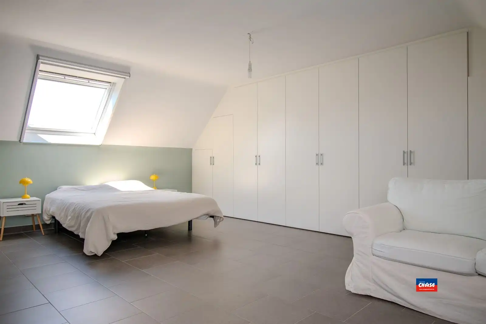 Instapklare woning met 4 slaapkamers, tuin en garagebox foto 27