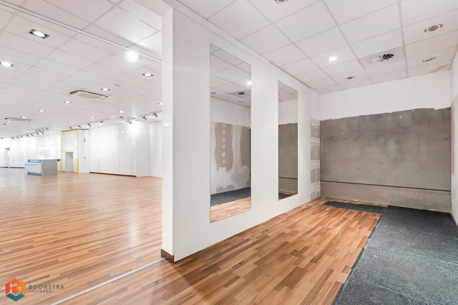 Ruim handelsgelijkvloers op een uitstekende locatie te Heist-op-den-Berg foto 13