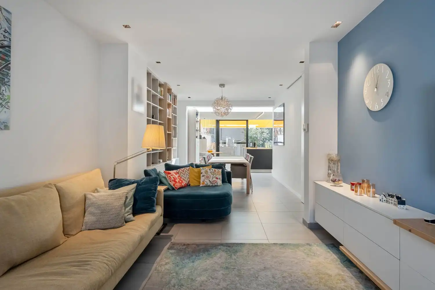 Gerenoveerde en energiezuinige(B-label) woning met 3 slaapkamers, 2 badkamers, een dressing, een garage met een oprit en een tuin nabij het station van Leuven! foto 4