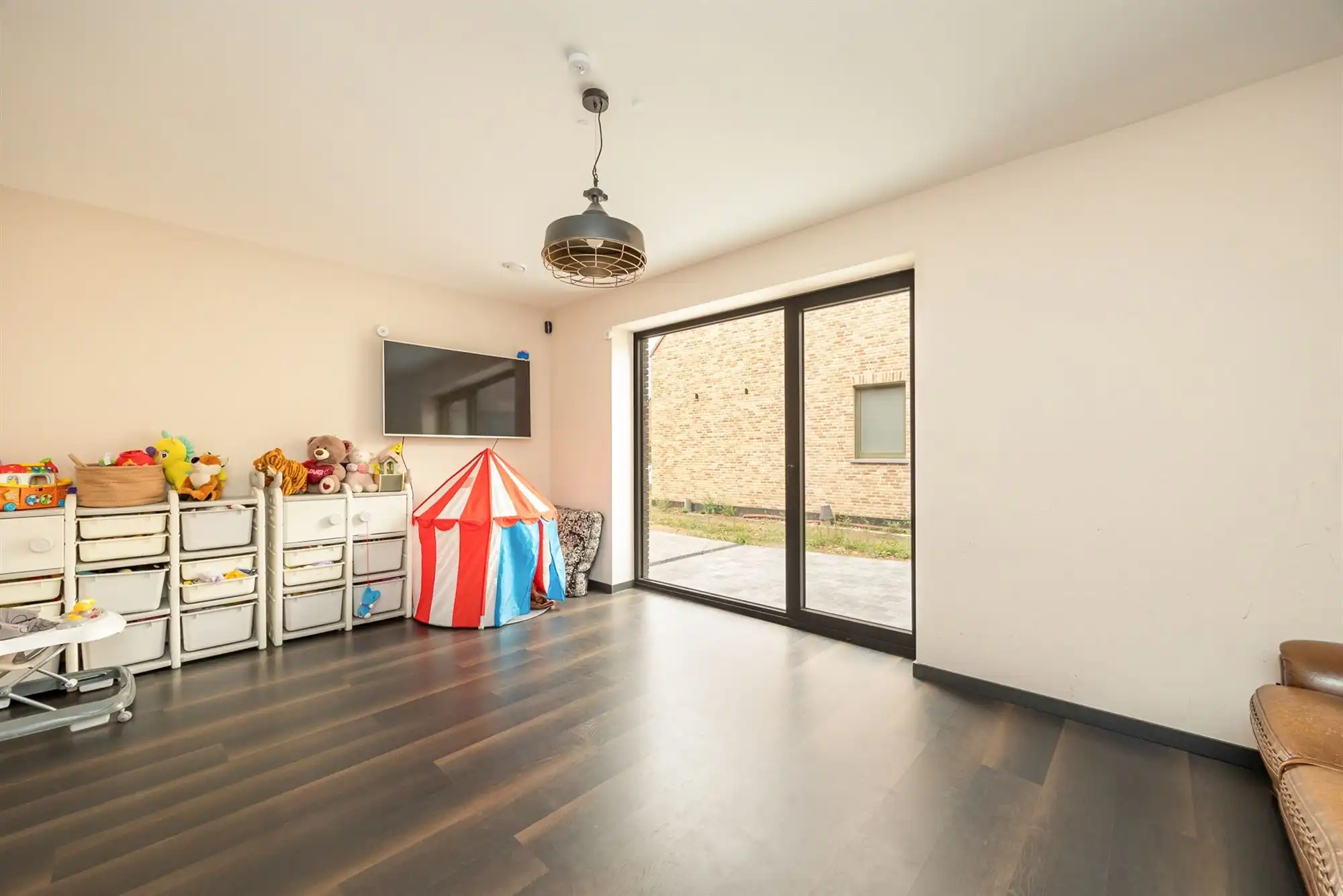 Moderne villa met 5 slaapkamers, ruime tuin en garage  foto 10