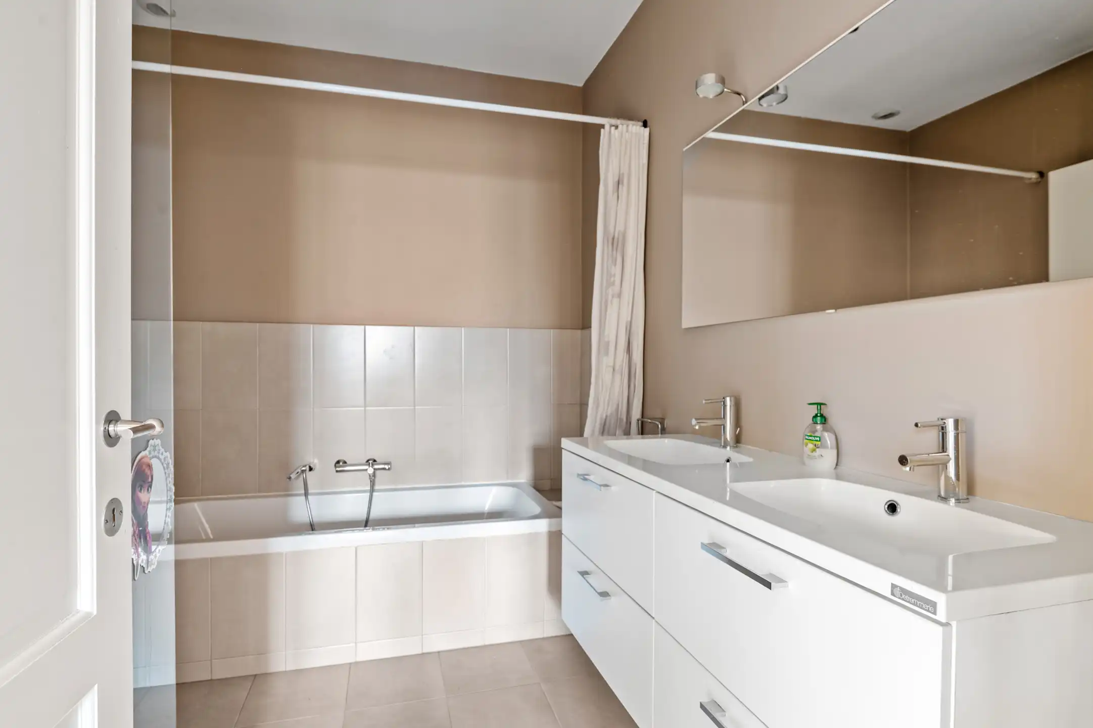 Uitzonderlijk mooie en recente woning op een toplocatie foto 14