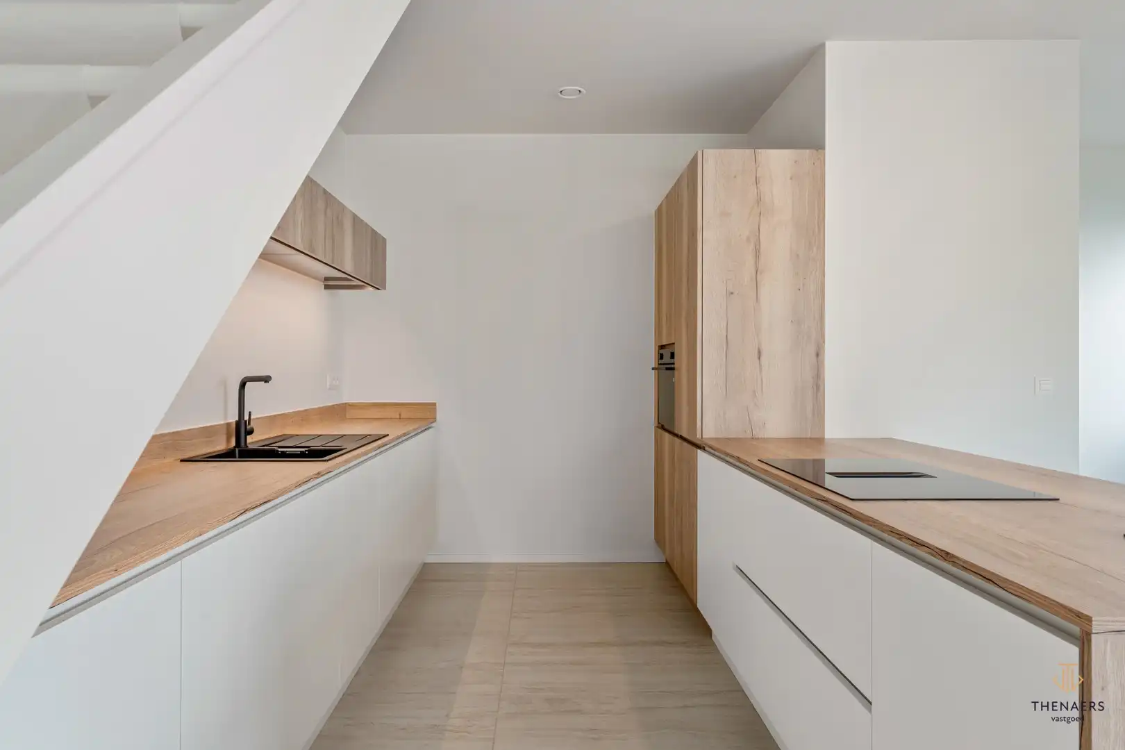 LOT 5 - Instapklare "luxe" en "energiezuinige" nieuwbouwwoning met 4 slaapkamers en 2 badkamers. foto 9