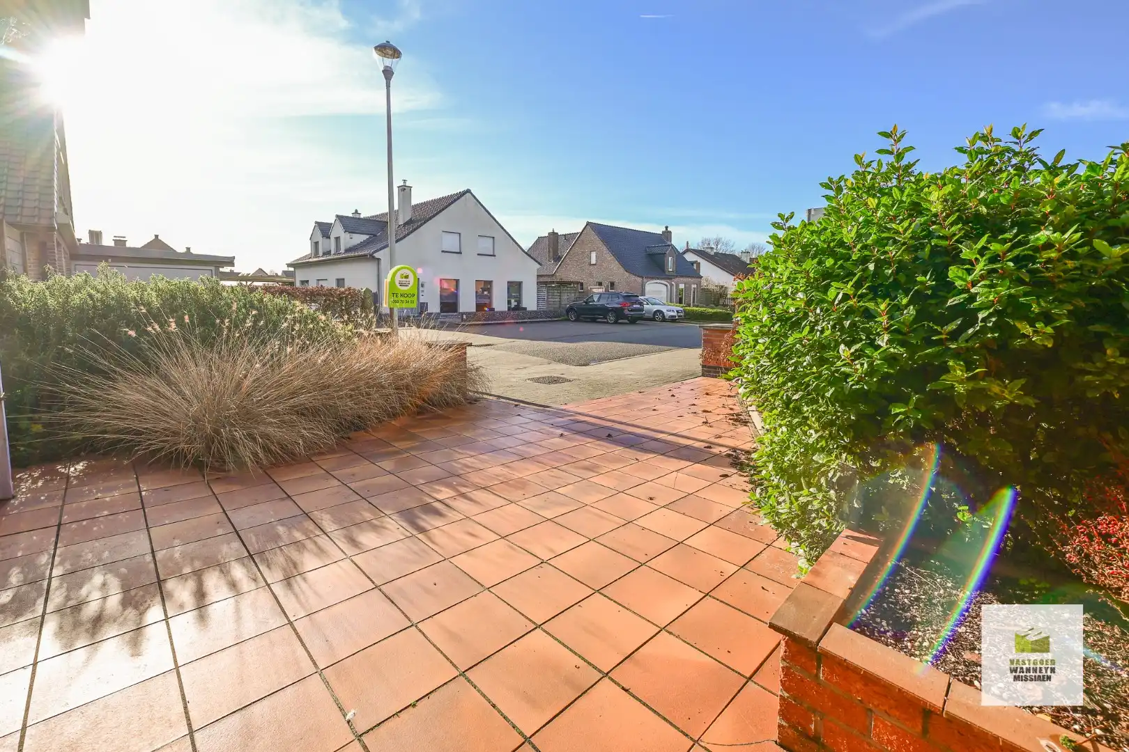 Ruime onderkelderde woning met 4 slpk en garage op rustige ligging in het centrum  foto 2