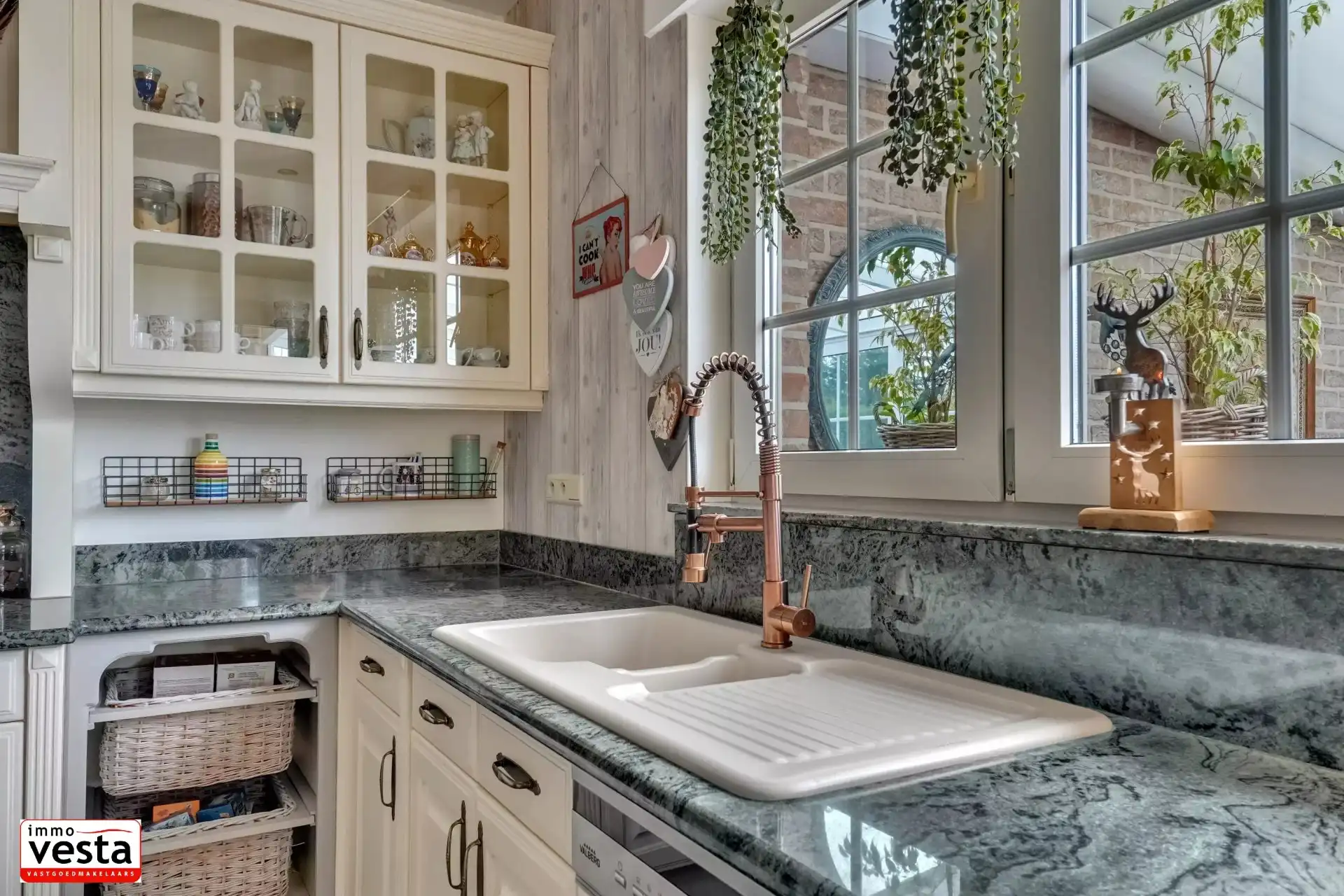 Ruime villa op een goede locatie foto 10