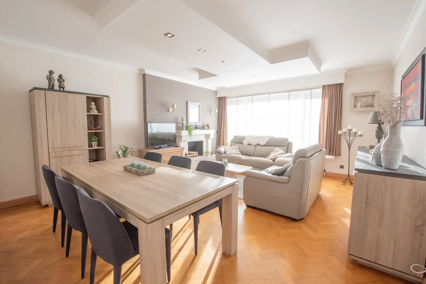 Instapklaar 2-slaapkamerappartement in centrum Zulte met garage! foto 2