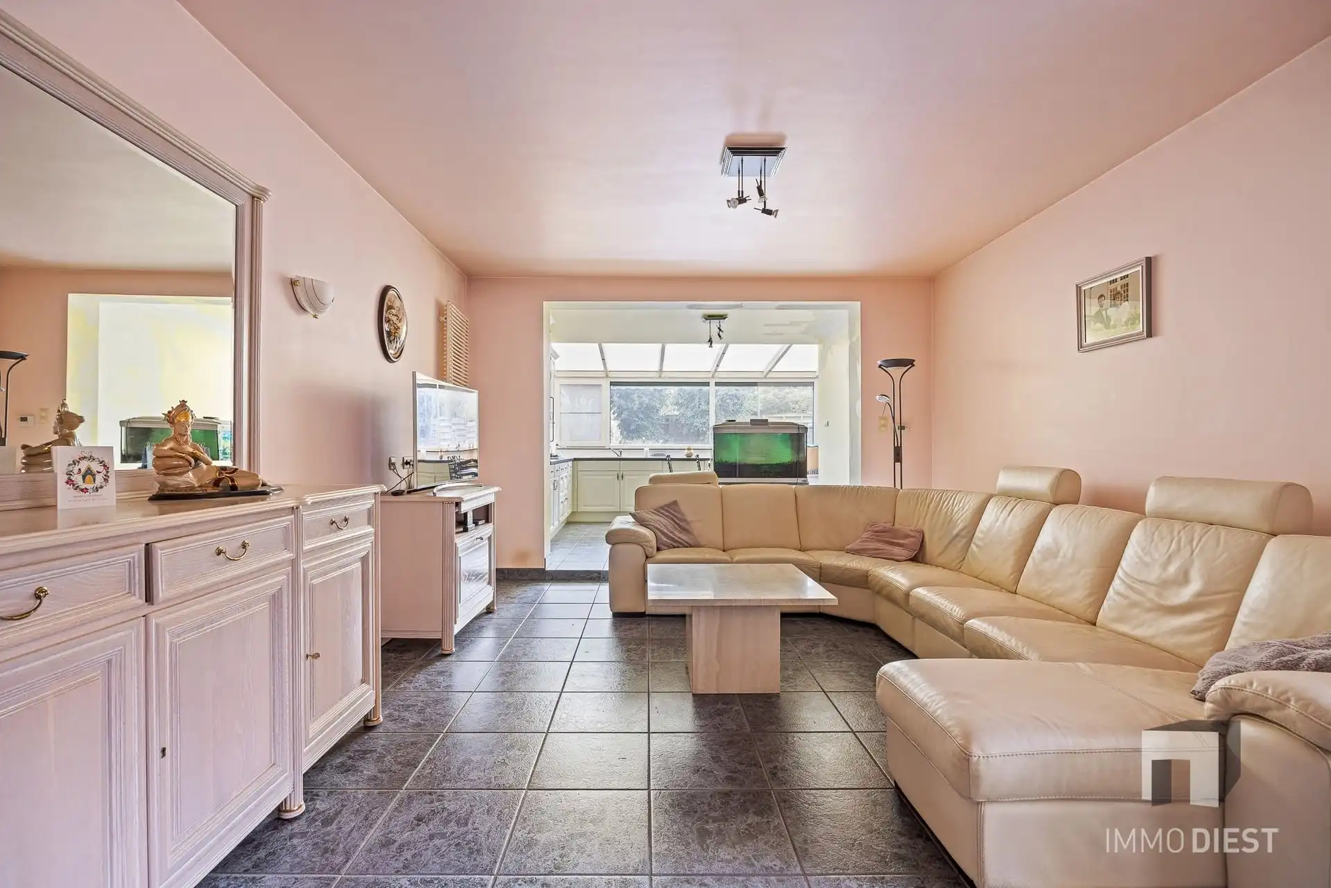 Vroegere café met woning met 4 ruime slaapkamers foto 11