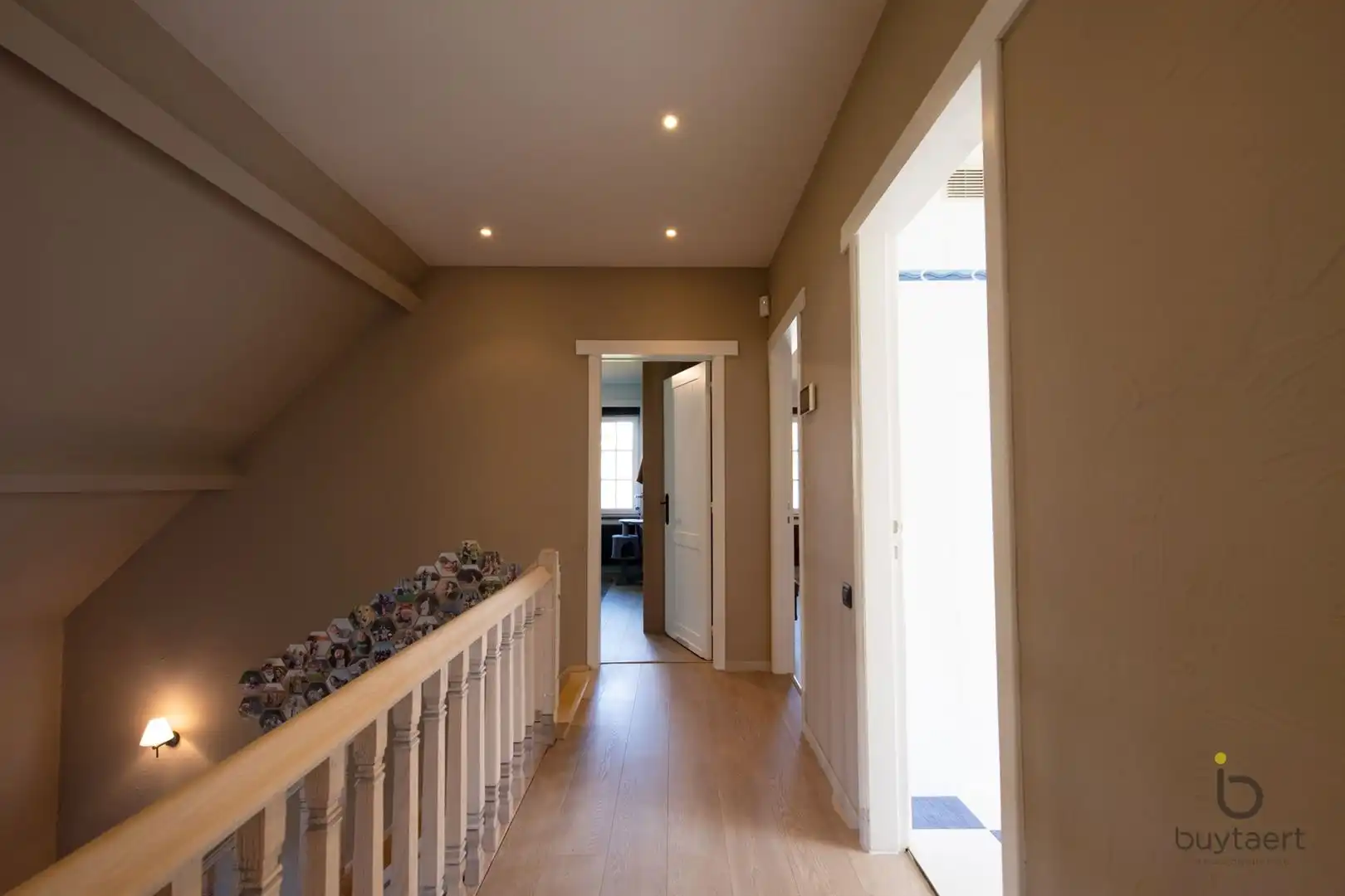  KARAKTERVOLLE WONING MET VIJF SLAAPKAMERS EN TUIN! foto 13