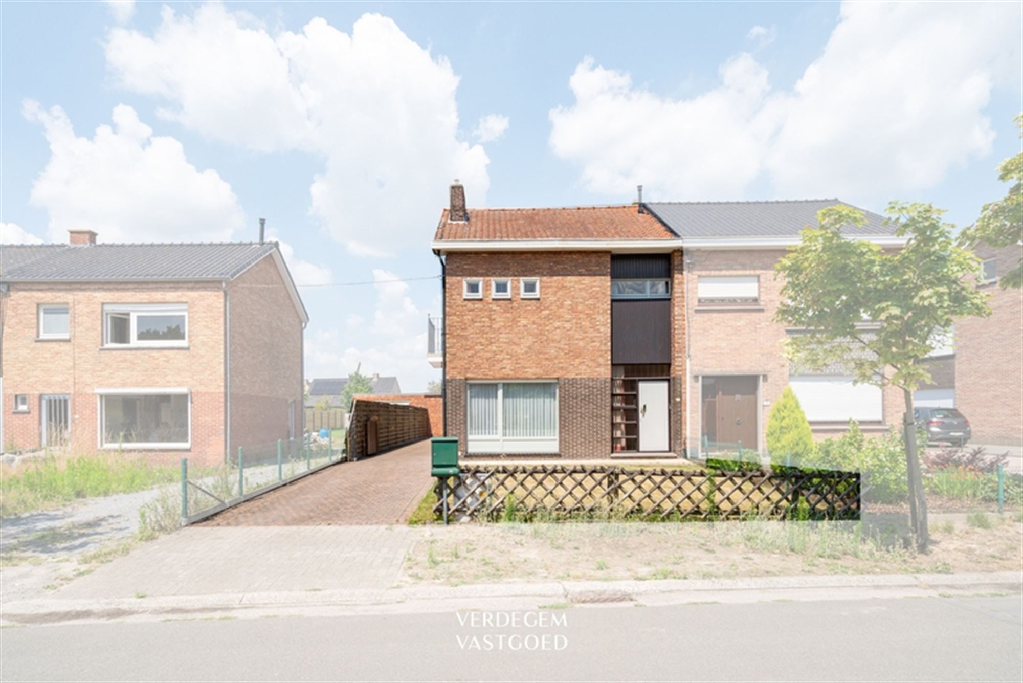 Hoofdfoto van de publicatie: Jaren '60 woning met 4 slaapkamers, garage en leuke tuin