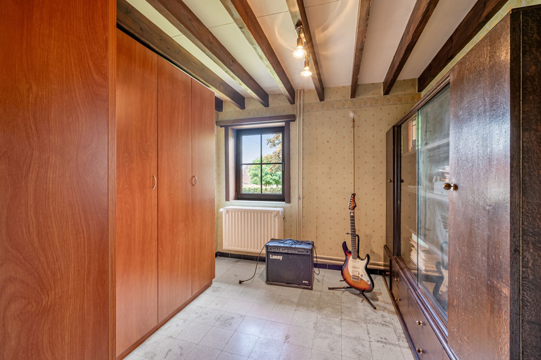 Landelijk gelegen renovatieproject met prachtig uitzicht  foto 20