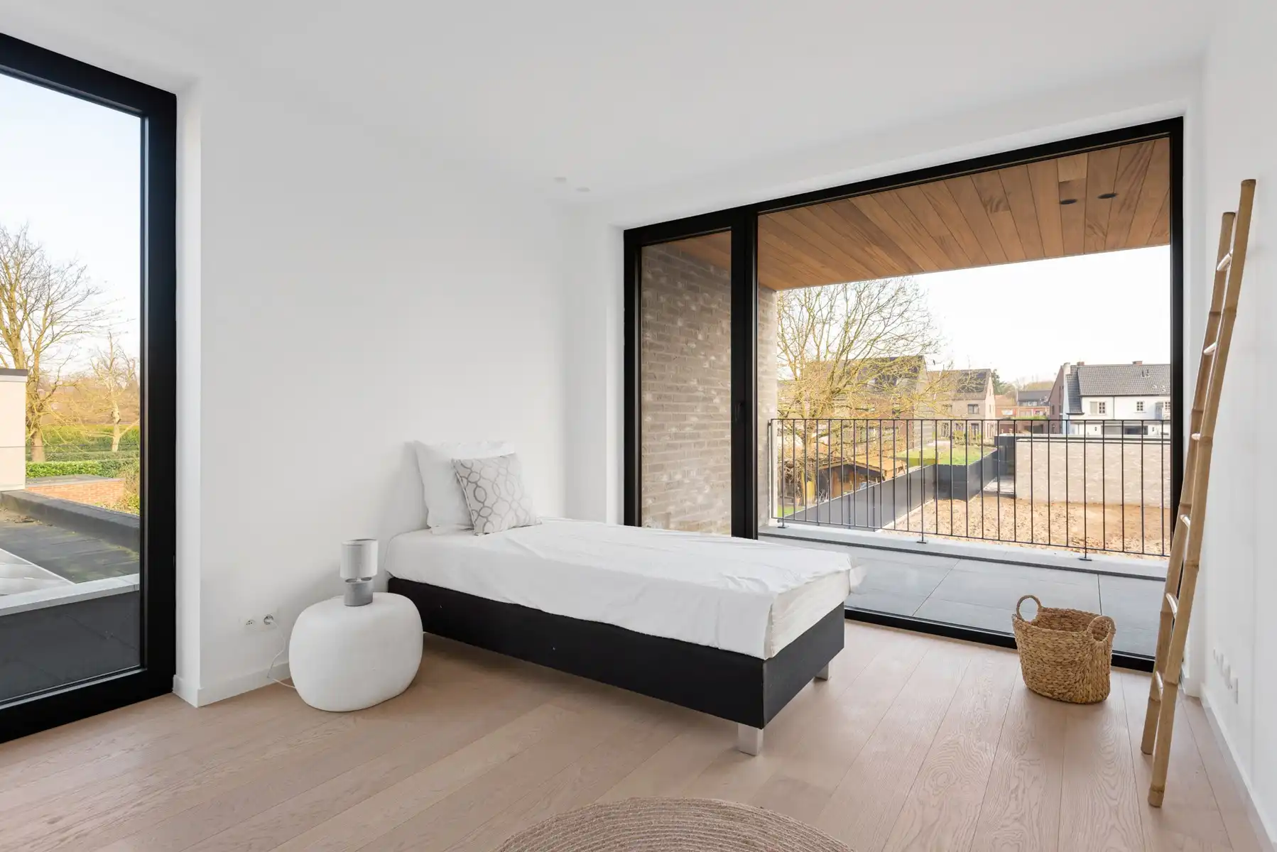 Prachtig afgewerkt nieuwbouwappartement inclusief 2 carports en 2 ruime bergingen foto 15