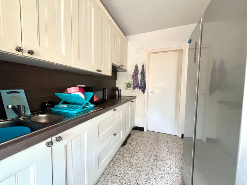 GELIJKVLOERSAPPARTEMENT MET TWEE SLAAPKAMERS TE HUUR foto 4