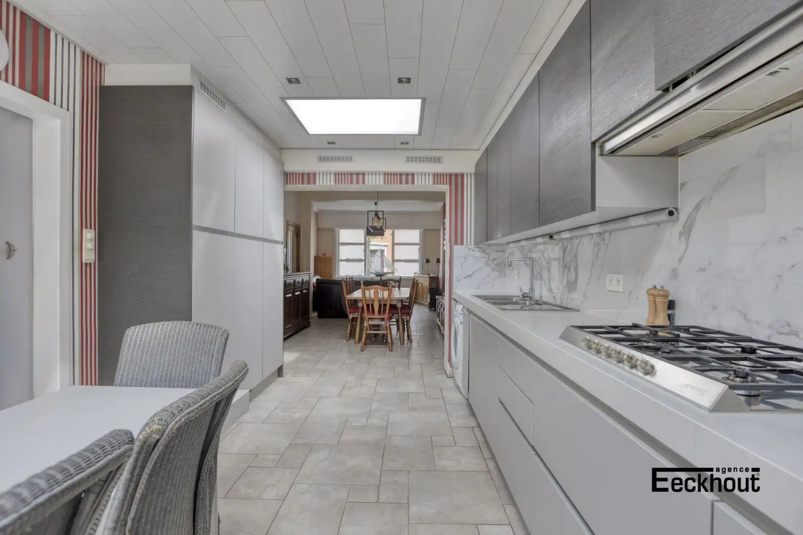 Ruime woning met diepe tuin in een rustige straat te Oostende! foto 8