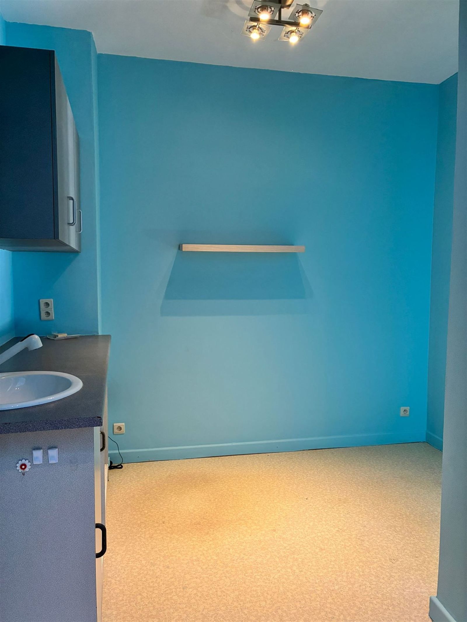 Handelspand centrum Lennik TE HUUR foto 10