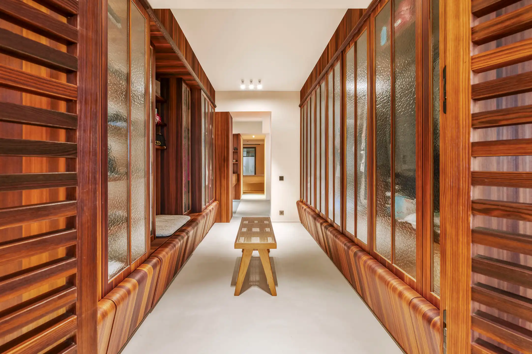 ANTWERPEN - Karaktervol appartement met alle details foto 15