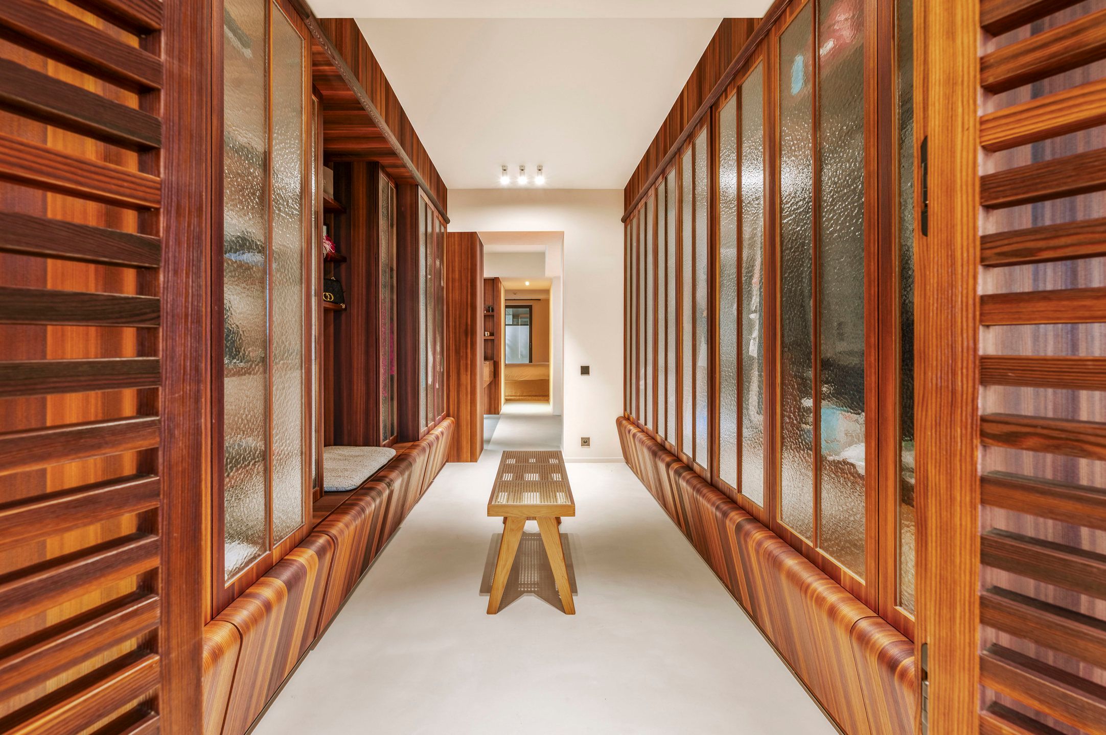 ANTWERPEN - Karaktervol appartement met alle details foto 15