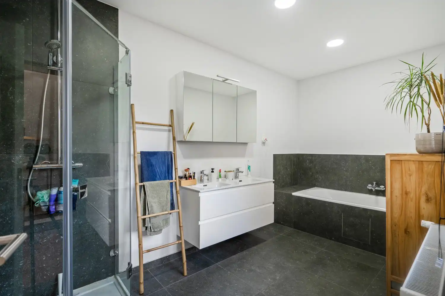 Recente instapklare woning met 4 slpkrs en tuin te Gelrode foto 16